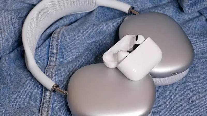Apple AirPods Pro 2 Would Launch This Fall & New Colors to AirPods Max