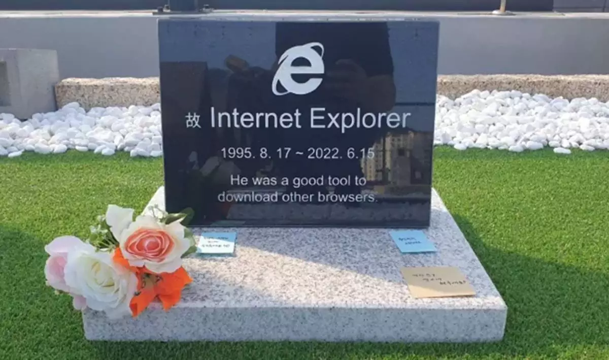 1655635632_Internet-Explorer-Fan-Made-a-Humorous-Tombstone.jpg