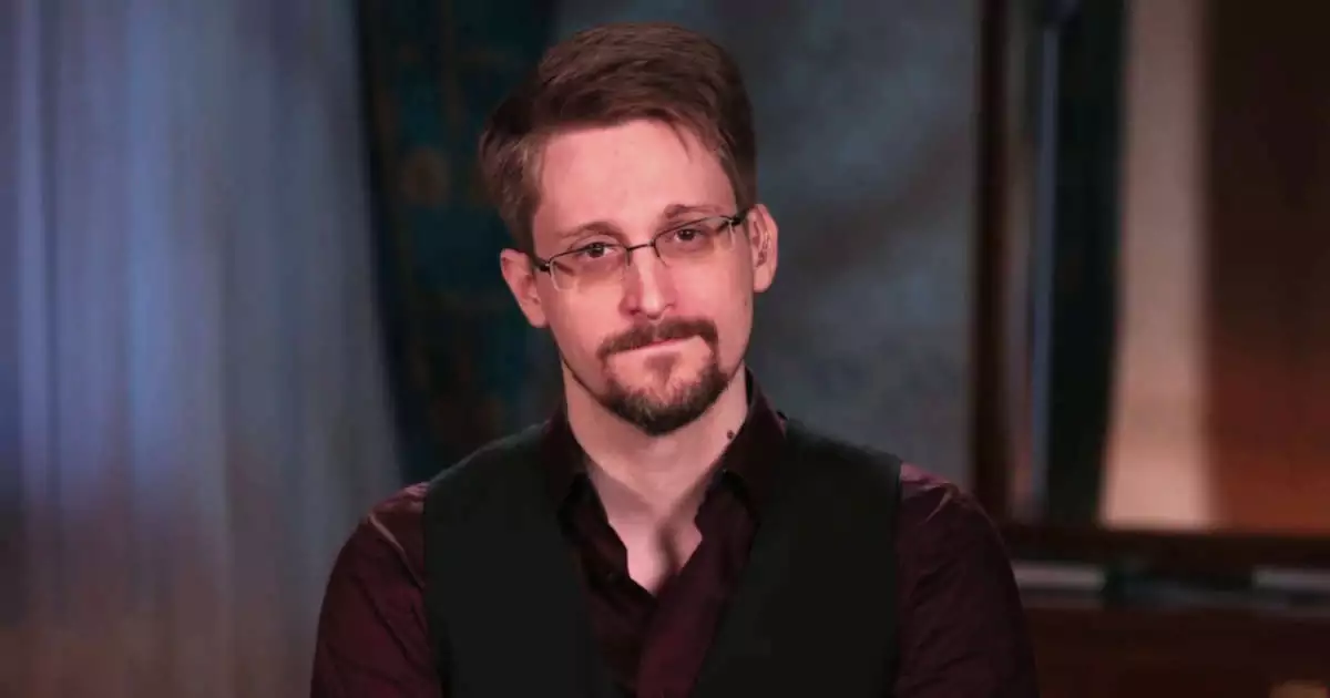 1664283726_US-Whistleblower-Edward-Snowden-Is-Now-Also-A-Russian-Citizen.jpg